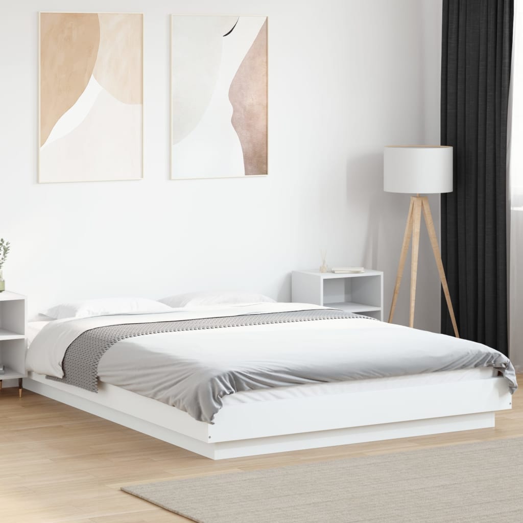 Sengeramme med LED-lys hvit 120x200 cm konstruert tre